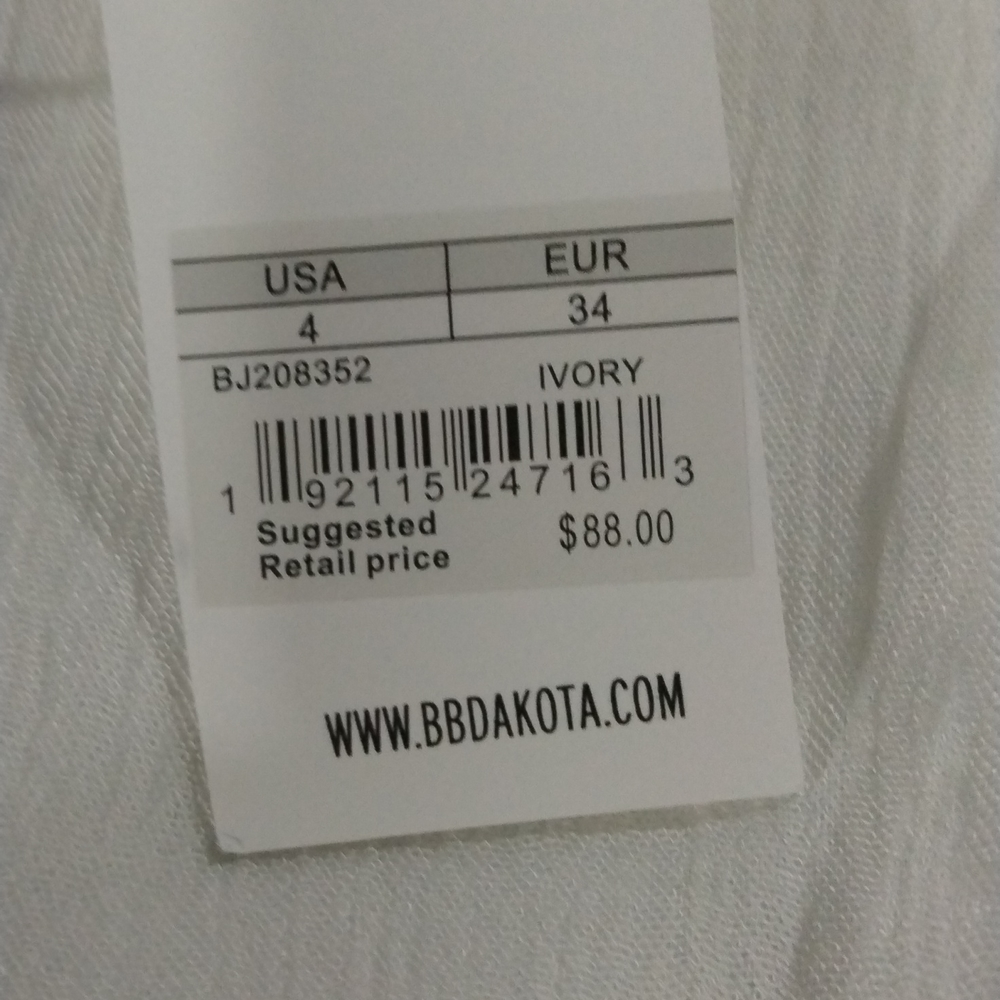 Dresses - Picture 5 of 5